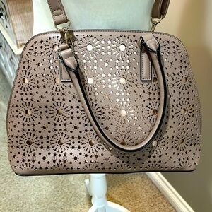 Kelly & Katie Beige Floral Cutout Crossbody Bag